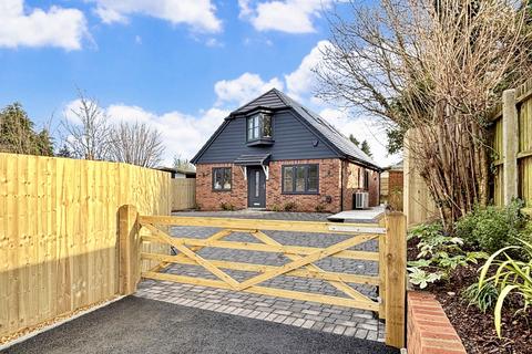 3 bedroom detached house for sale, Lonnen Road, Wimborne BH21