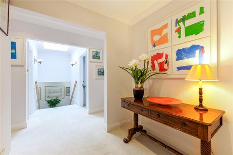 undefined, Cleeve Hill, Cheltenham, Gloucestershire, GL52