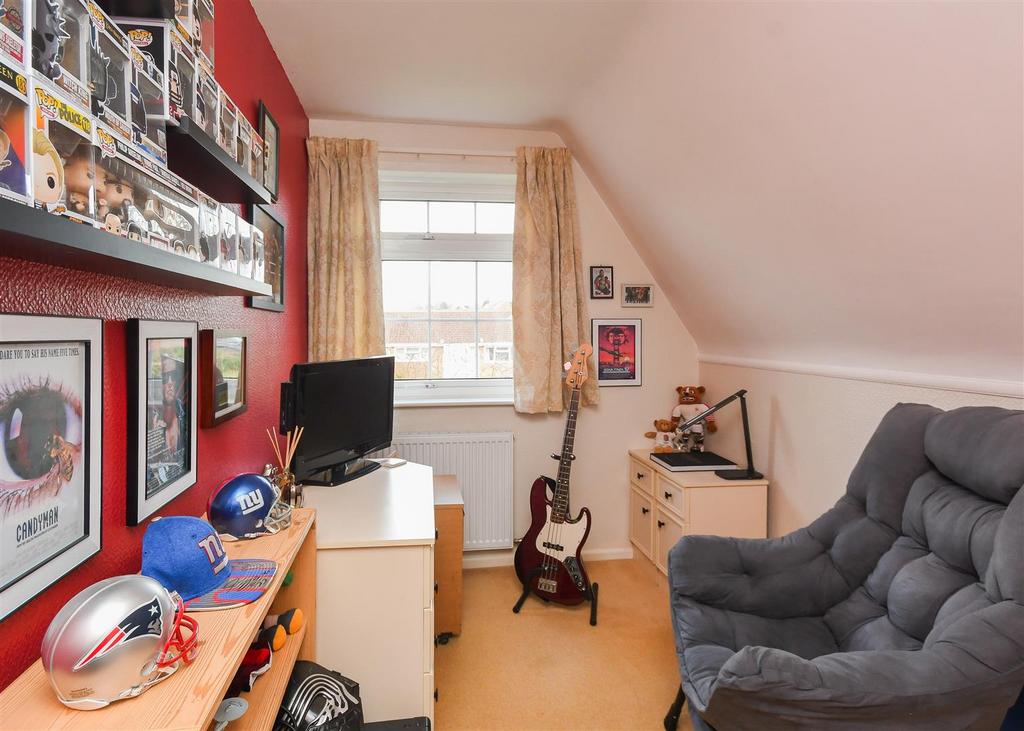 2 Reynolds Close - Bedroom 3.jpg