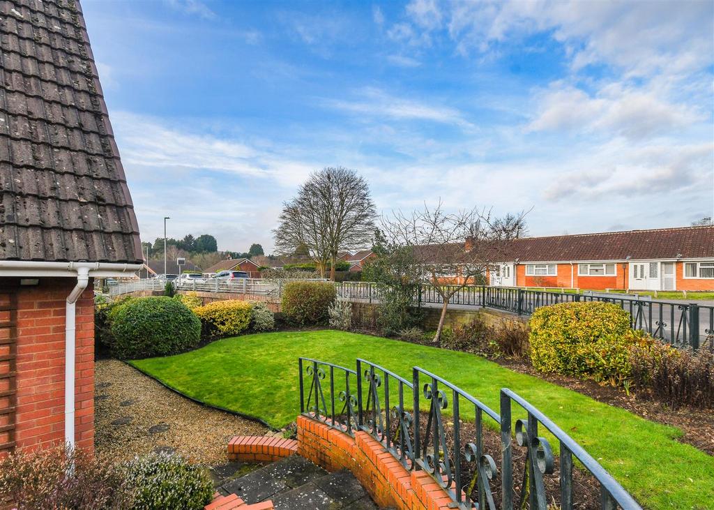 2 Reynolds Close - Front.jpg