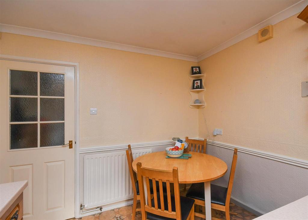 2 Reynolds Close - Kitchen Diner NEW.jpg