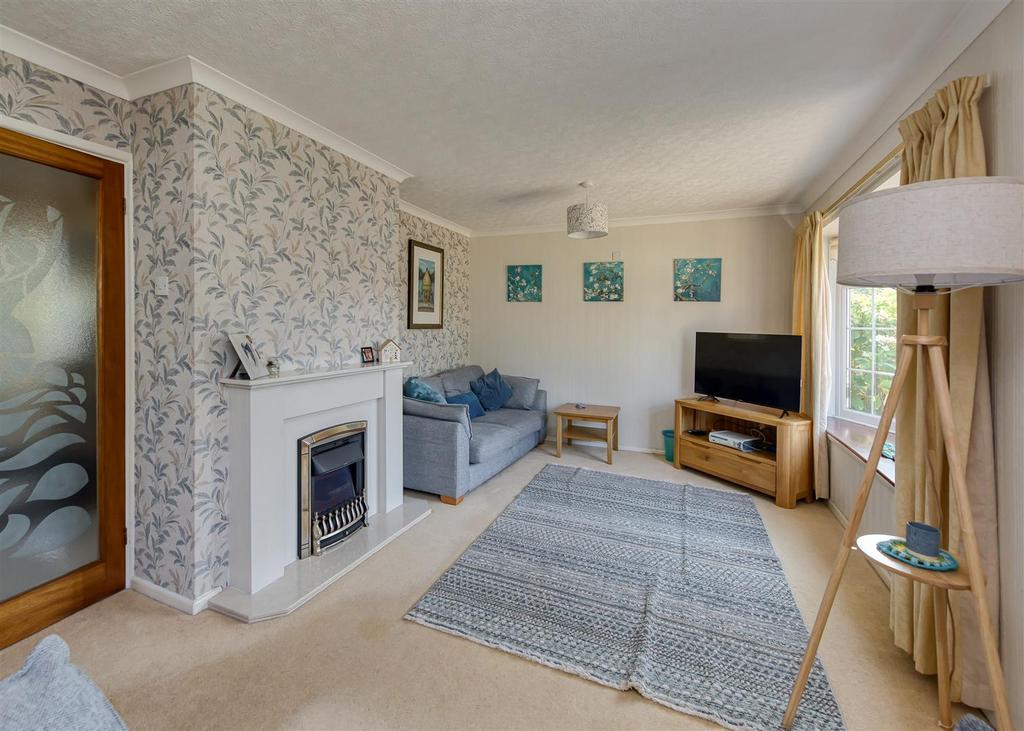 2 Reynolds Close-AUG25-3.jpg