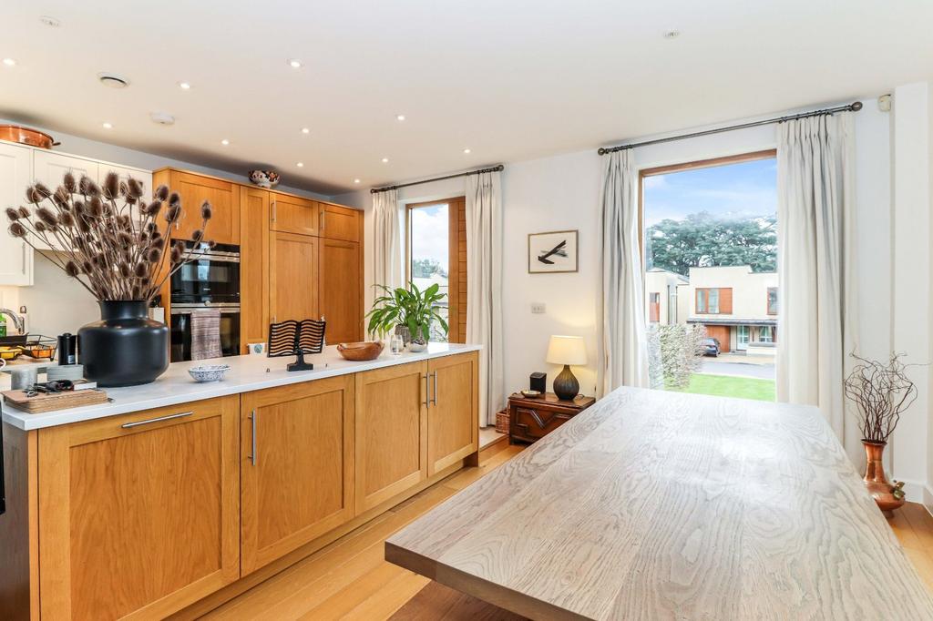 Kitchen Dining Area
