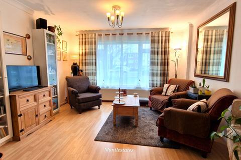 Studio for sale, Thatcham Court, High Road N20