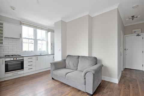 1 bedroom flat for sale, Fulham Palace Road, Hammersmith