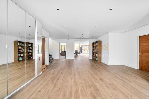 102 Millway, London, NW7 3JJ
