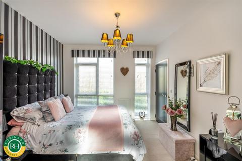 5 Fox Gardens, Bentley, Doncaster, DN5 0NF