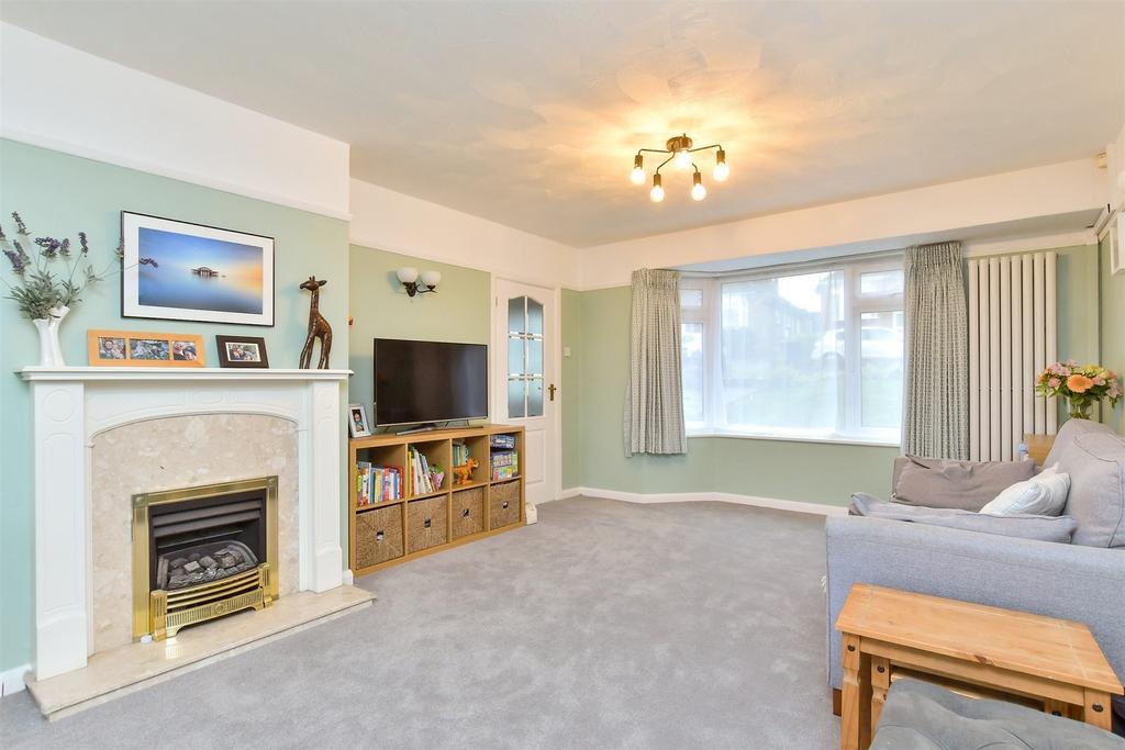 Lounge/ Dining Room