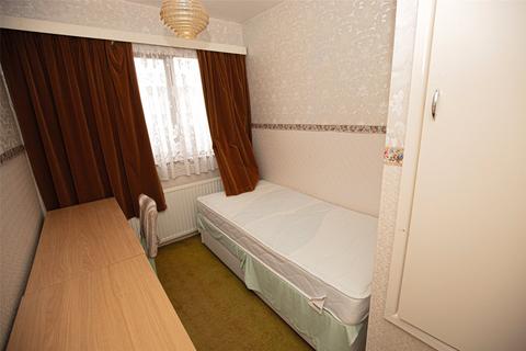 2 Stinchcombe, Yate, Bristol, BS37 4DN