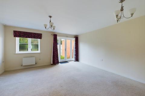 3 bedroom end of terrace house to rent, Andover Road, Southampton SO22