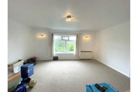 2 bedroom flat to rent, Fawcett Road,  Windsor,  SL4