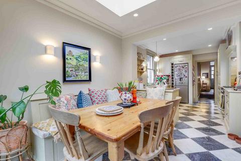 4 bedroom semi-detached house to rent, Hillmore Grove, Sydenham