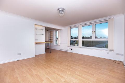 2 bedroom apartment to rent, Castlemilk Road, Flat 2, Kings Park, Glasgow, G44 4LE