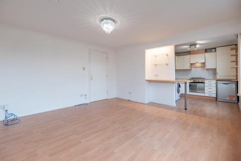 2 bedroom apartment to rent, Castlemilk Road, Flat 2, Kings Park, Glasgow, G44 4LE