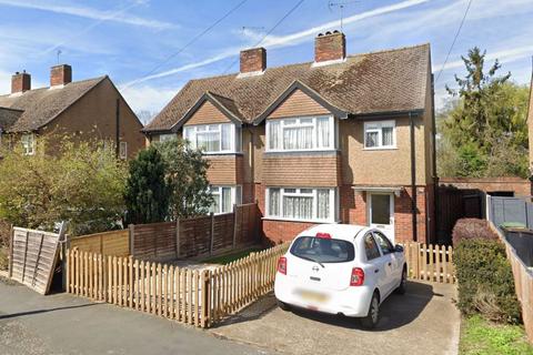 3 bedroom semi-detached house to rent, Grotto Road, Weybridge, KT13