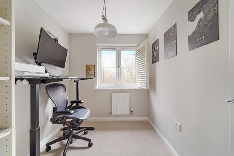 11 Rona Maclean Close, Epsom, KT19 8FU