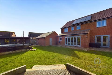 4 bedroom detached house for sale, Cleavers View, Northampton NN6