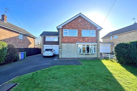 4 bedroom detached house for sale, Woodhall Way, Beverley