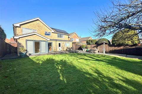 4 bedroom detached house for sale, Woodhall Way, Beverley