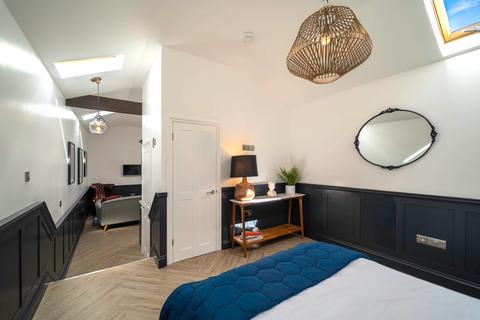 undefined, Bristol BS5