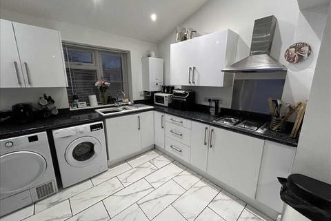 3 bedroom terraced house for sale, Frobisher Gardens, Stanwell