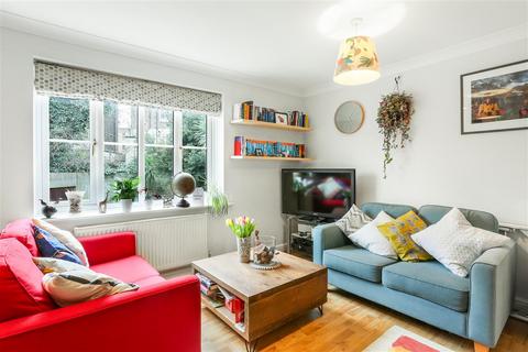 94 Goddard Place, London, N19 5GT