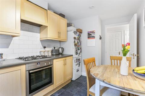 94 Goddard Place, London, N19 5GT