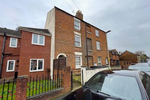 4 bedroom house to rent, St. James Street, Gloucester