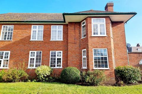 2 bedroom maisonette for sale, Belmont Close, Cockfosters, EN4