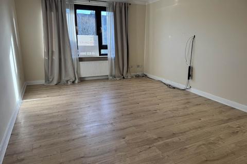 2 bedroom flat to rent, Baker Street, Shawlands