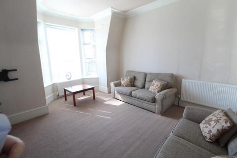 2 bedroom flat to rent, Elmfield Terrace, Top Floor, AB24