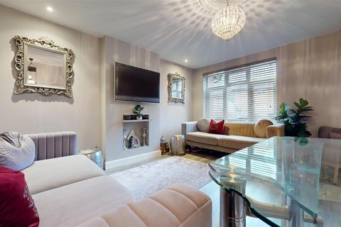4 bedroom detached house for sale, Tower Drive, Neath Hill, Milton Keynes