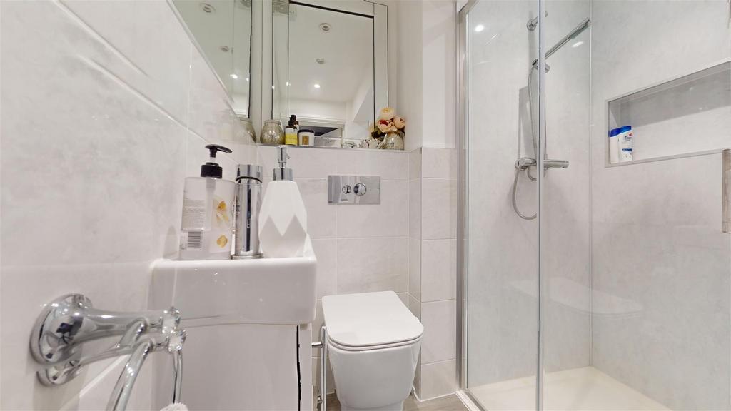 Ensuite shower room