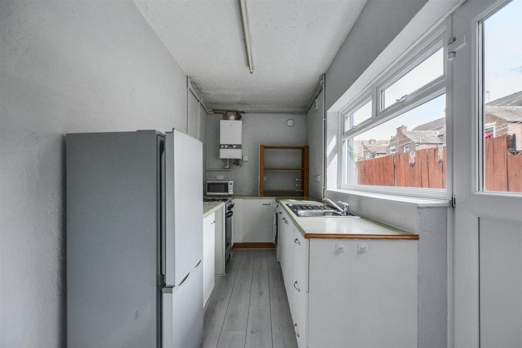 Kitchen 1.jpeg