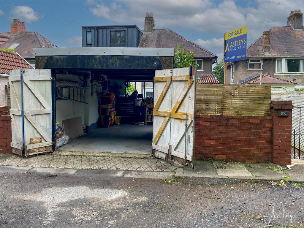 Garage