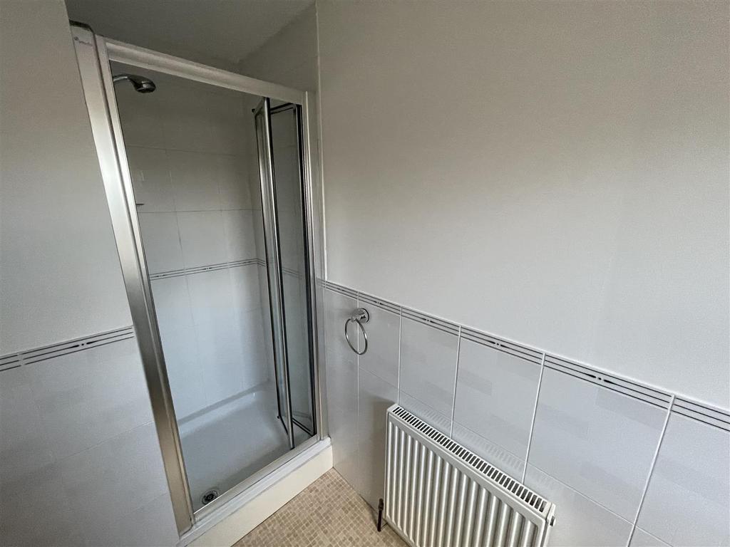 En-Suite (2).JPG
