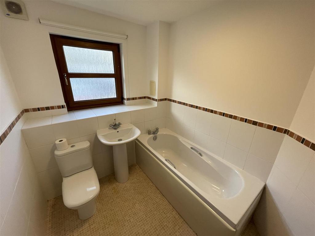 Bathroom.JPG