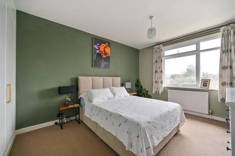 2 bedroom flat for sale, Westbury Road, New Malden, KT3