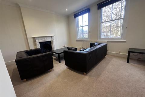 2 bedroom flat to rent, Croxted Road, London