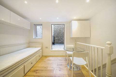 Studio to rent, Upper Tachbrook Street, Pimlico, London, SW1V