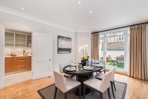 4 bedroom terraced house for sale, St. Michael's Mews, Belgravia, London, SW1W