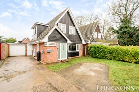 3 bedroom detached house for sale, Priory Road, Watton