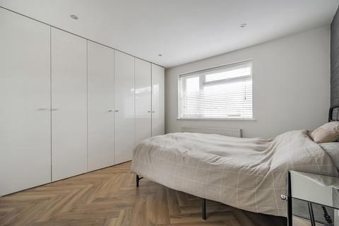 25 Nicholettes, Bristol, BS30 8YF