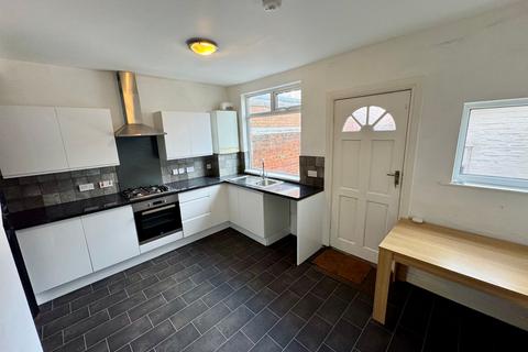 2 bedroom terraced house to rent, Kingston Street, Darlington DL3