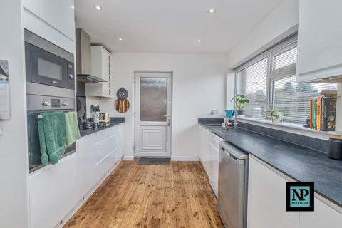 7 Hillcrest Close, Tamworth, B79 8PA