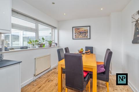 7 Hillcrest Close, Tamworth, B79 8PA