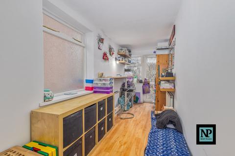 7 Hillcrest Close, Tamworth, B79 8PA