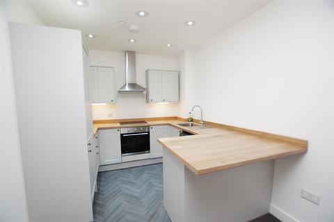 2 bedroom apartment to rent, Gordon Gardens, Swindon SN1