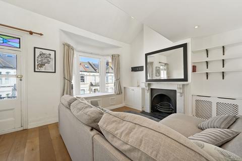 2 bedroom flat for sale, Hartismere Road, London, SW6