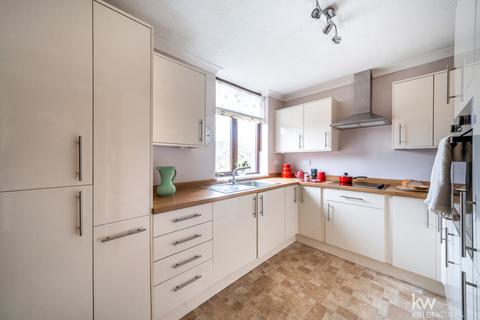 2 bedroom maisonette for sale, The Lawns, Stevenage, Hertfordshire